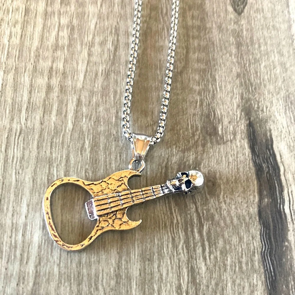 Skull Guitar Necklace with lid opener - Picture 6 of 8